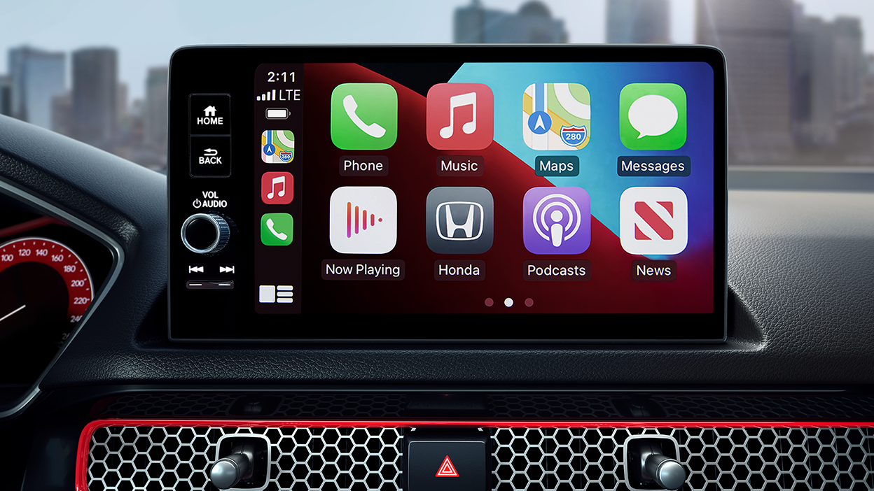 Gros plan de l’écran tactile couleur affichant la page d’accueil.